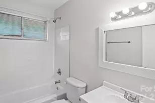 4926 Malibu Dr, Charlotte, NC 28215 - Photo 24