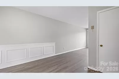 4926 Malibu Drive, Charlotte, NC 28215 - Photo 14