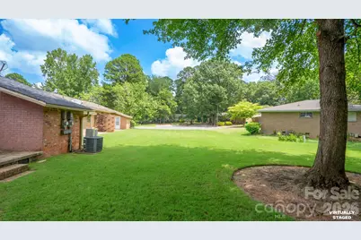 4926 Malibu Drive, Charlotte, NC 28215 - Photo 30