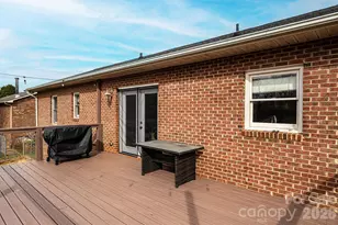 2487 Ashford Dr, Newton, NC 28658 - Photo 4