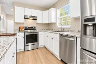 5845 Cougar Ln, Charlotte, NC 28269 - Photo 6