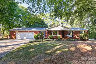 4301 Red Berry Ct, Charlotte, NC 28213 - Photo 2