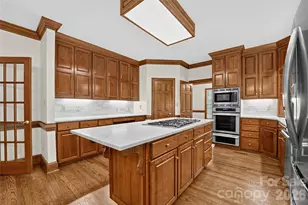 3715 Monique Ln, Charlotte, NC 28210 - Photo 6