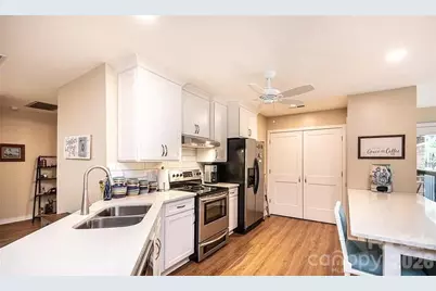 2200 6th Street NW #4, Hickory, NC 28601 - Photo 16