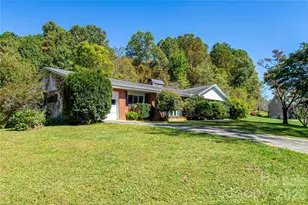 2586 Kim Miller Rd, Lake Toxaway, NC 28747 - Photo 4
