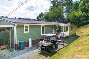 204 Grove Rd, Sylva, NC 28779 - Photo 6