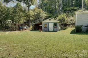 120 Ed Young Rd, Burnsville, NC 28714 - Photo 14