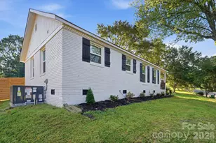 3415 Barfield Dr, Charlotte, NC 28217 - Photo 4