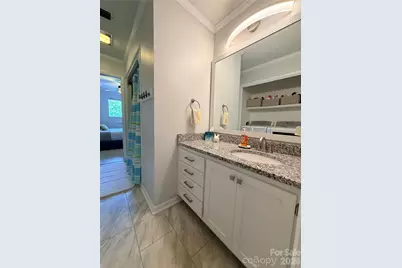 26 11th Avenue NE, Hickory, NC 28601 - Photo 12