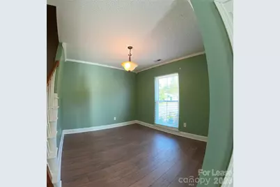 176 W Walnut Avenue, Mount Holly, NC 28120 - Photo 4
