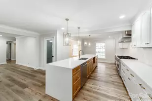 1632 Burtonwood Cir, Charlotte, NC 28212 - Photo 14