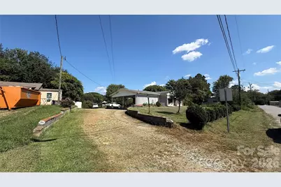 1517 Barcose Street SW, Lenoir, NC 28645 - Photo 4