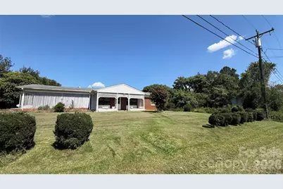 1517 Barcose Street SW, Lenoir, NC 28645 - Photo 2