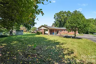 1410 36th Ave Dr NE, Hickory, NC 28601 - Photo 24