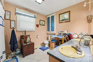 1410 36th Ave Dr NE, Hickory, NC 28601 - Photo 20