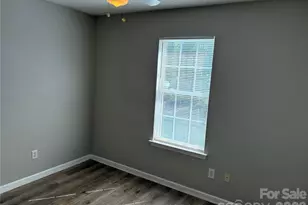5305 Starflower Dr, Charlotte, NC 28215 - Photo 12