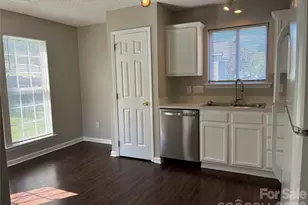 5305 Starflower Dr, Charlotte, NC 28215 - Photo 8