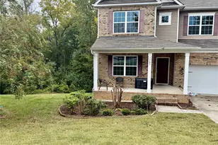 7703 Kelburn Ln, Charlotte, NC 28273 - Photo 2