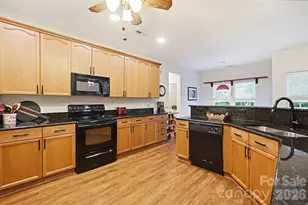 2100 Pineapple Ct, Matthews, NC 28105 - Photo 14