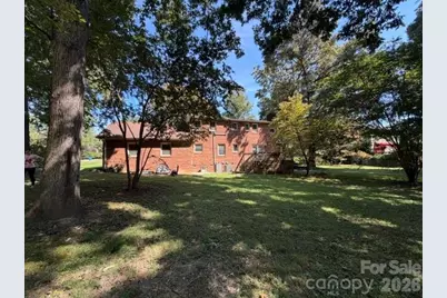1750 29th Avenue Place NE, Hickory, NC 28601 - Photo 2