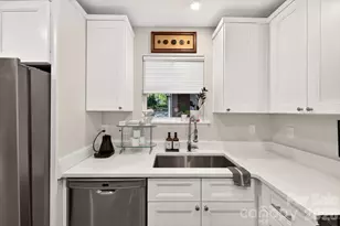 300 E Park Ave, Charlotte, NC 28203 - Photo 12