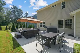 107 Hollywood Ct, Troutman, NC 28166 - Photo 4