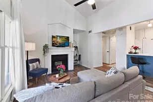 423 W 8th St, Charlotte, NC 28202 - Photo 2