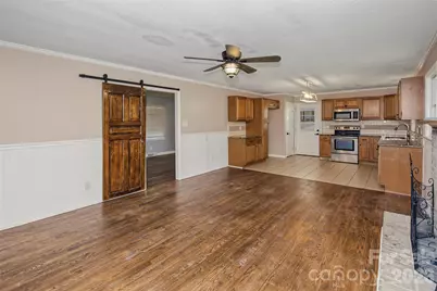 517 N Carolina Avenue, Statesville, NC 28677 - Photo 8