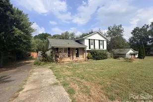 206 King Henry Ln, Gastonia, NC 28056 - Photo 2
