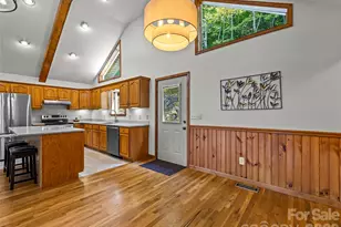 1090 Maple Spgs Dr, Waynesville, NC 28785 - Photo 14