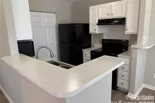 1063 Triece Ln, Charlotte, NC 28215 - Photo 12