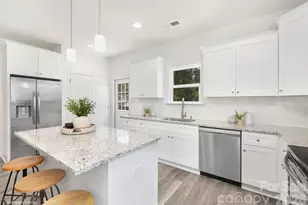 5536 Howard St, Charlotte, NC 28269 - Photo 8