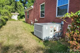 3012 Burbank Dr, Charlotte, NC 28216 - Photo 14