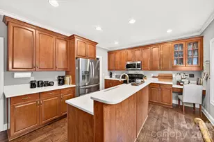 8705 Dartmoor Pl, Charlotte, NC 28227 - Photo 18