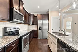 447 Tayberry Ln, Fort Mill, SC 29715 - Photo 6