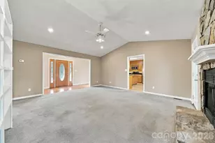 1119 Edgefield Ln, Newton, NC 28658 - Photo 2