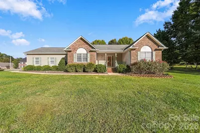 1119 Edgefield Lane, Newton, NC 28658 - Photo 1