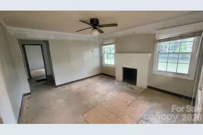 910 W Mauney Avenue, Gastonia, NC 28052 - Photo 2