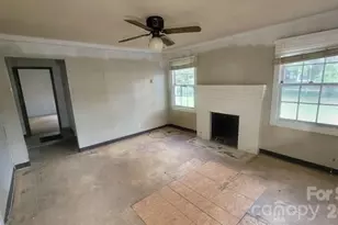 910 W Mauney Ave, Gastonia, NC 28052 - Photo 2