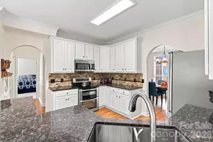 4858 Elmhurst Dr NE, Hickory, NC 28601 - Photo 14