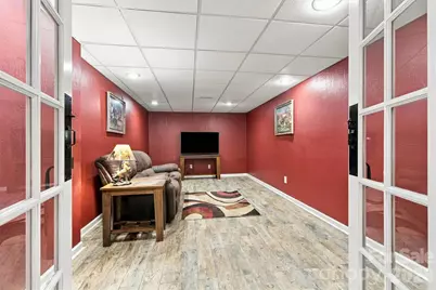 4858 Elmhurst Drive NE, Hickory, NC 28601 - Photo 38