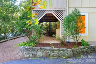 112 Rhododendron Ave, Black Mountain, NC 28711 - Photo 4