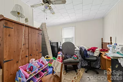 519 E 2nd Avenue, Newton, NC 28658 - Photo 10