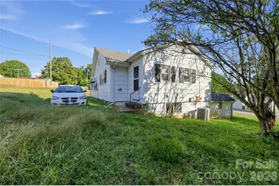 519 E 2nd Avenue, Newton, NC 28658 - Photo 4