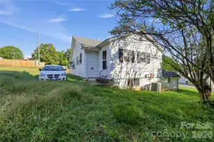 519 E 2nd Ave, Newton, NC 28658 - Photo 4