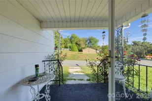519 E 2nd Ave, Newton, NC 28658 - Photo 6