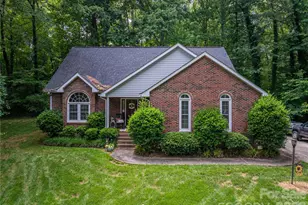 645 Deerfield Dr, Mount Holly, NC 28120 - Photo 1