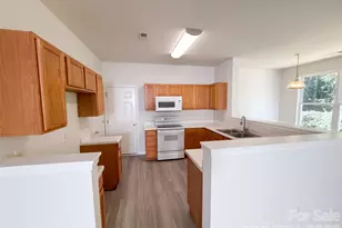 4735 Nijinsky Ct, Charlotte, NC 28216 - Photo 6