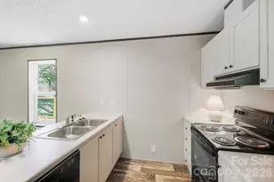 85 Trent Rd, Brevard, NC 28712 - Photo 20