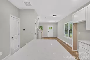 3533 Avalon Ave, Charlotte, NC 28208 - Photo 12